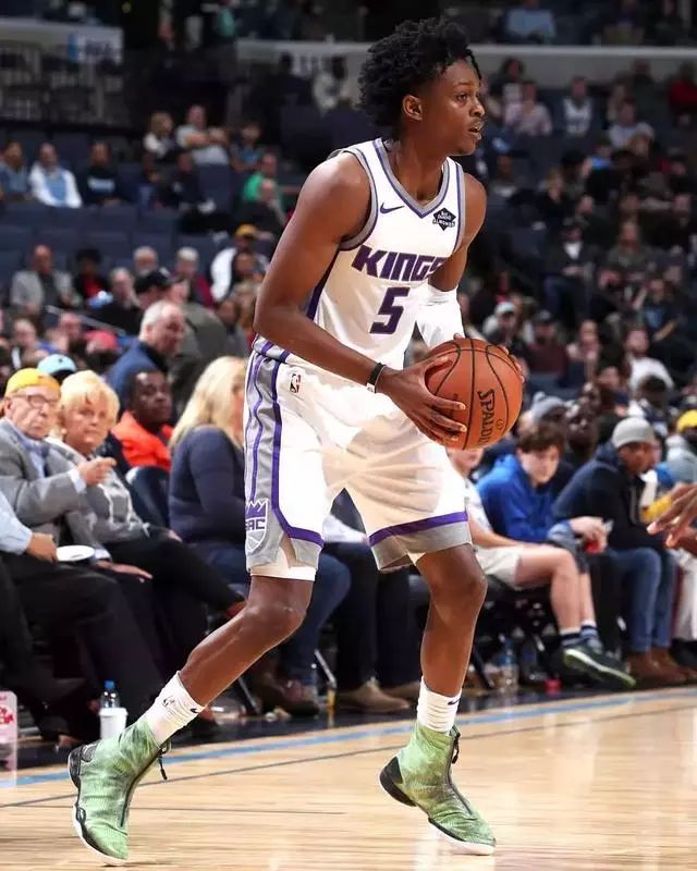 后防阵容在 后防阵容在