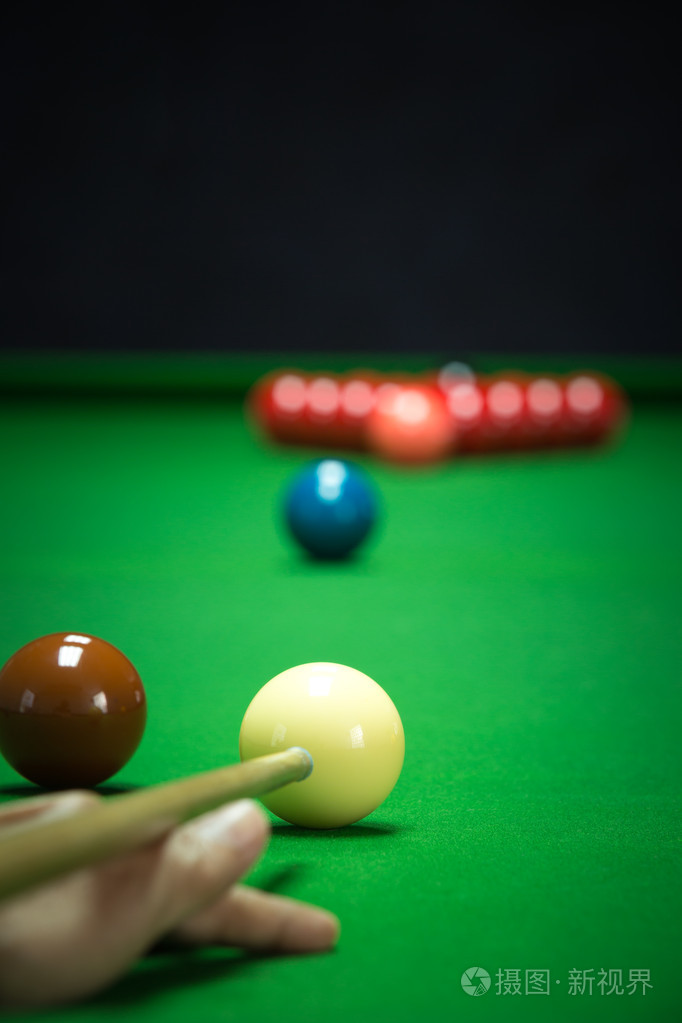 竞争激烈的 竞争激烈的